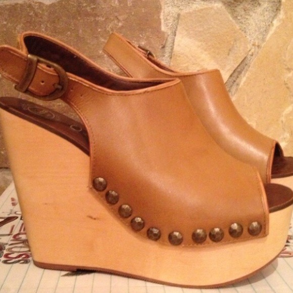 Brand new tan leather "snick" clog wedge size 7