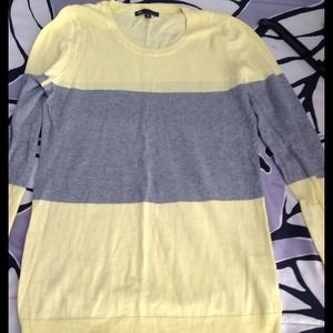 Gap sweater size small