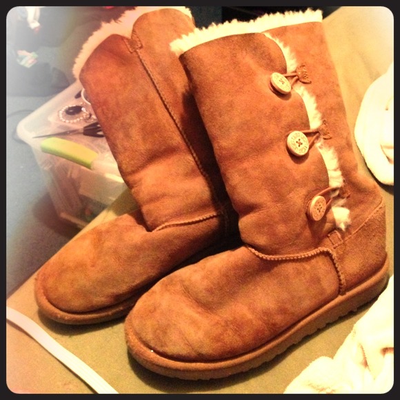 Brown Button UGG's !