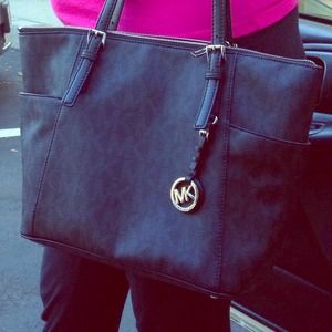 🎁 Authentic Micheal Kors bag🎁