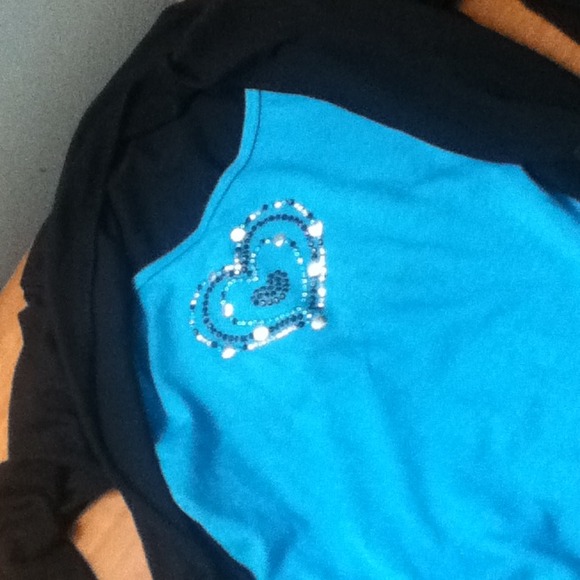 Top - Picture 2 of 3