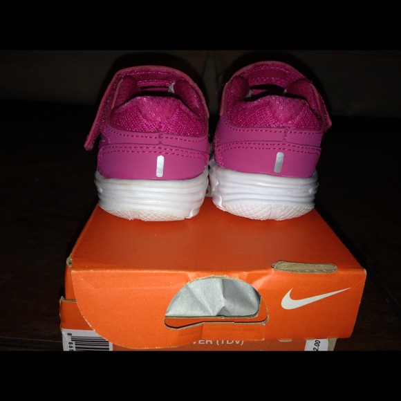 Nike tennis shoes for toddlers - Picture 4 of 4