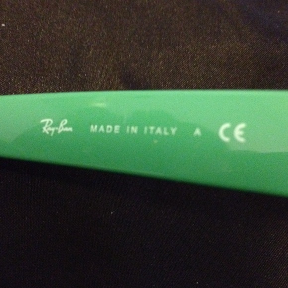 🚫SOLD🚫Ray Ban New Waferer - Picture 3 of 4