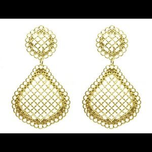 Filigree gold earrings