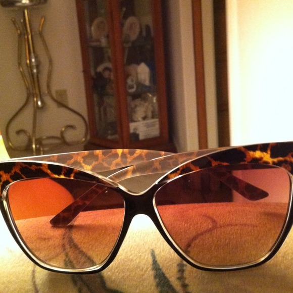 Cheetah style 🌼sunnies🌼:) - Picture 2 of 4