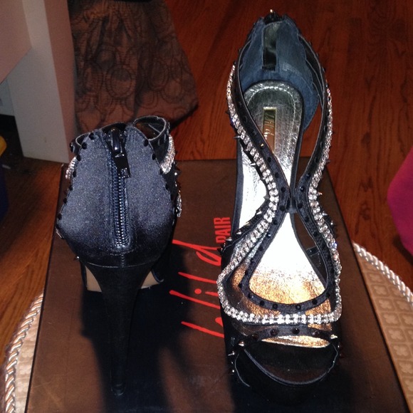 MUST SELL!!!! Stiletto heels 👠👠 - Picture 2 of 4
