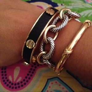 Bundle Gold and black 💞and silver bracelet✨