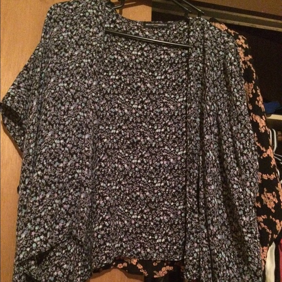 ❌SOLD❌ Brandy Melville Floral Kimono