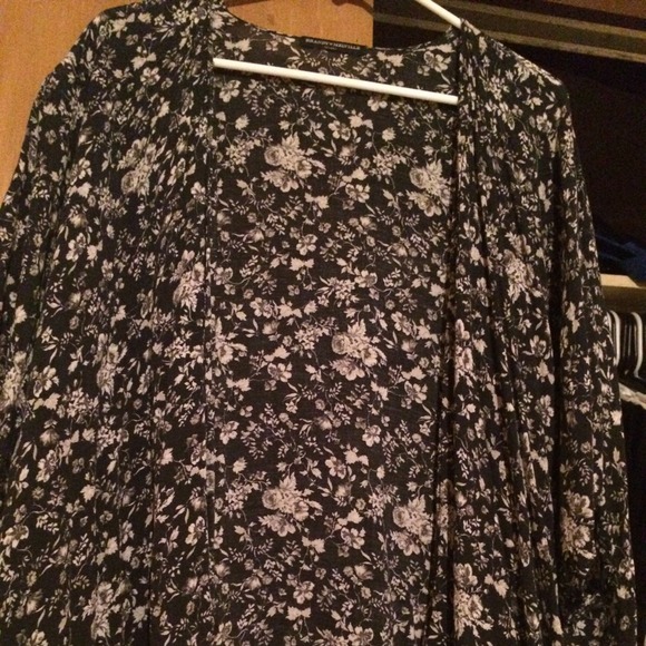 ❌SOLD❌ Brandy Melville Floral Kimono