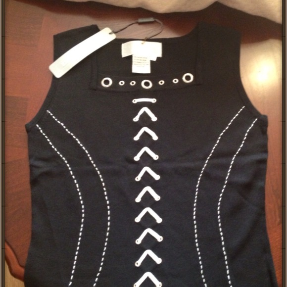 A brand new black top to wear for everywhere!!😊😊 - Picture 3 of 3