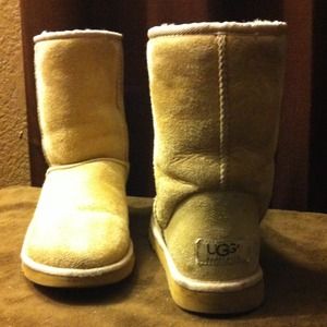 Pre-owned UGG Classic short boots