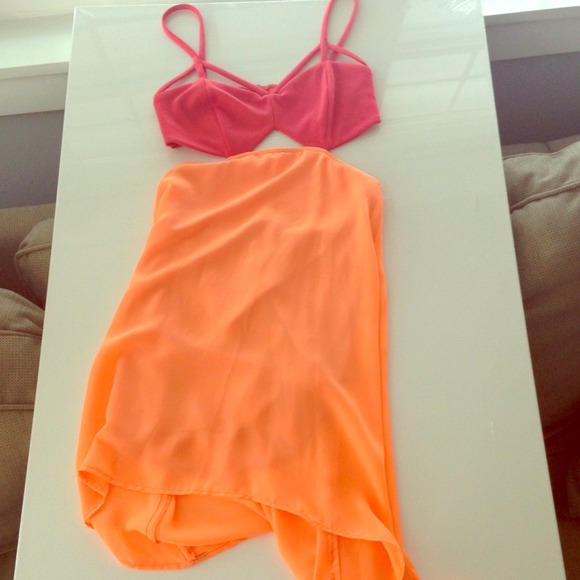 Dresses & Skirts - ❎Bundled❎Brand new red and orange cut out dress