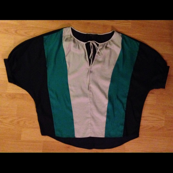💐SOLD💐 like new BCBG color-block blouse💐💐 - Picture 2 of 4