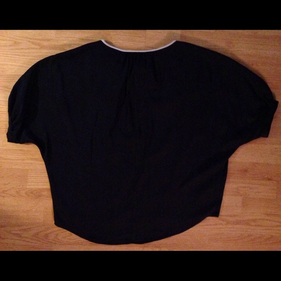 💐SOLD💐 like new BCBG color-block blouse💐💐 - Picture 4 of 4
