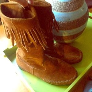Minnetonka half calf fringe boot