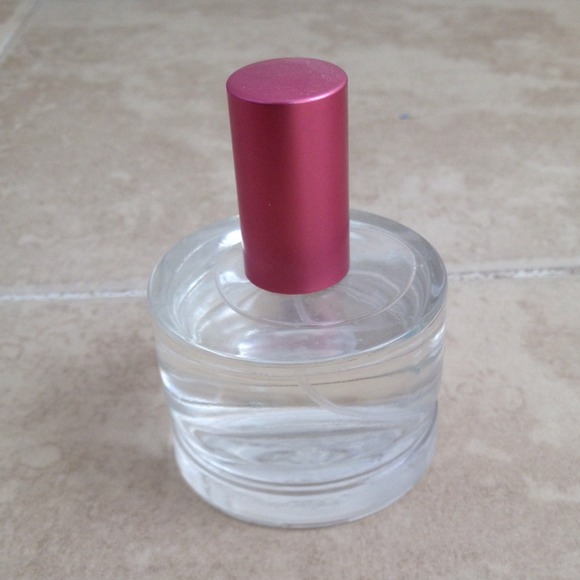 Bundle Mary Kay and Dreamily perfume!