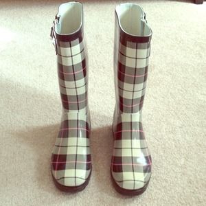 RESERVED @mamatofmany!! Checkered print rain boots