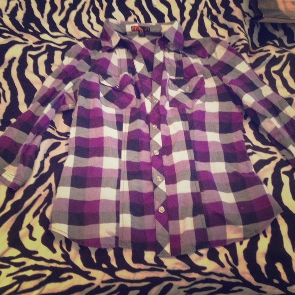Plaid button quarter sleeve shirt