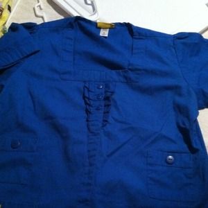 Size medium scrub top