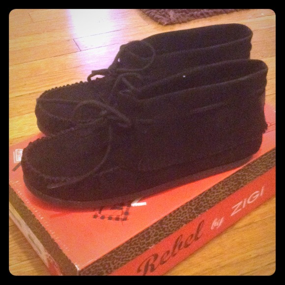 Shoes - Host Pick💥Brand New Moccasin Booties