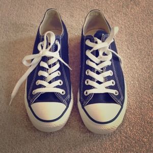 Navy Converse only worn a few times