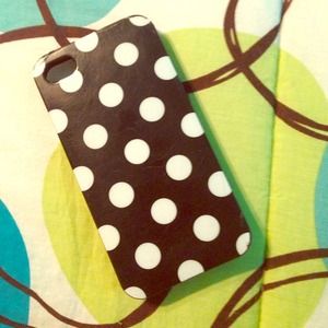 iPhone 4 black and white poka-dot case