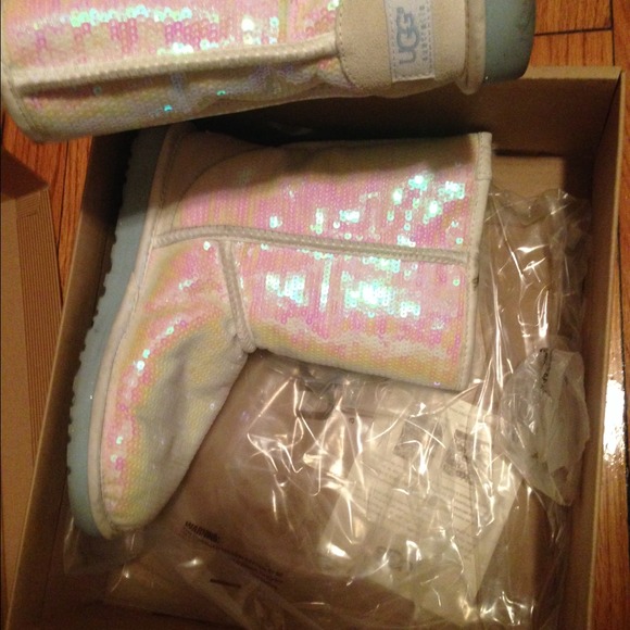 UGG Boots - Like new sequence AUTHENTIC UGG BOOTS!!!