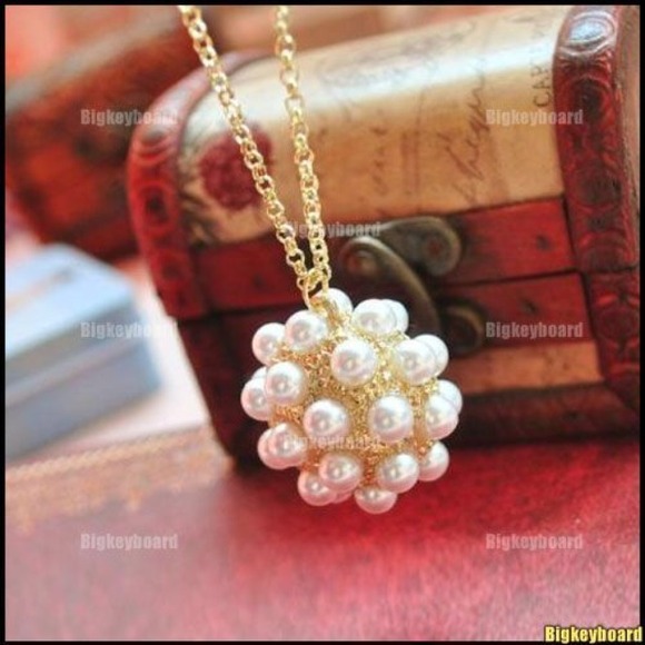 Accessories - Beautiful Pearl and Ring Set!