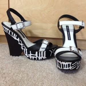 Chinese laundry wedged sandals