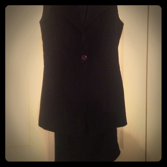 Nice office or casual set size 3/4 jacket & skirt