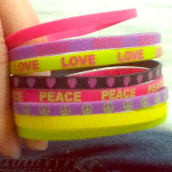 Colorful bracelets - Picture 1 of 2