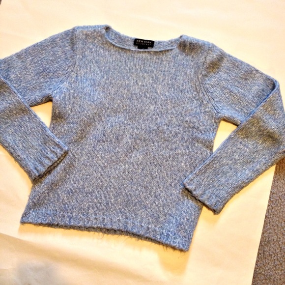 ❌SOLD❌NY&CO Sweater - Picture 2 of 3