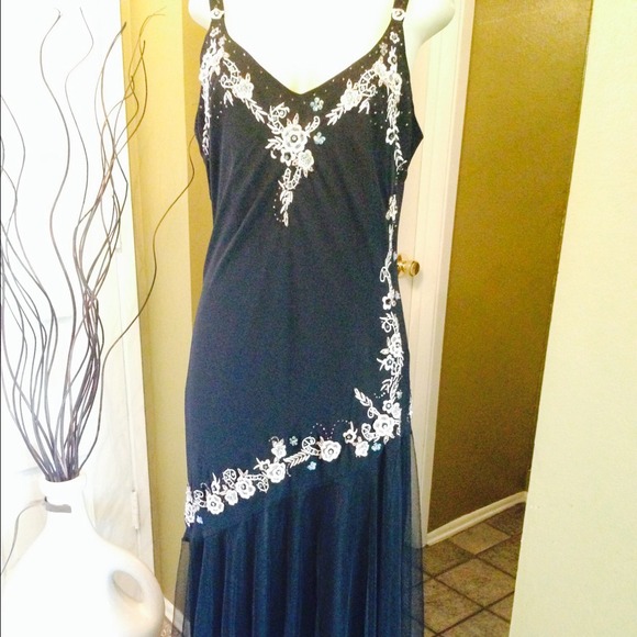 R&M Richards Dresses & Skirts - 🔥Reduced🔥 R&M Richards Dress