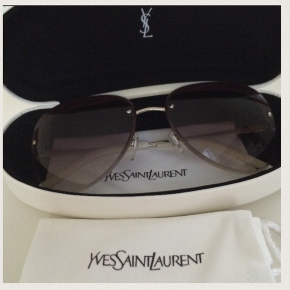 Yves Saint Laurent Accessories - 😍 HOST PICK! YSL aviator sunglasses