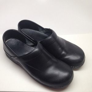 HOLD-Dansko Professional Gently Used- EU 42
