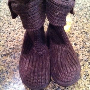 Girls Brown Sweater Uggs-Excellent Condition