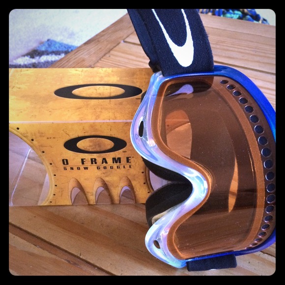 Oakley  Accessories - Oakley snow googles