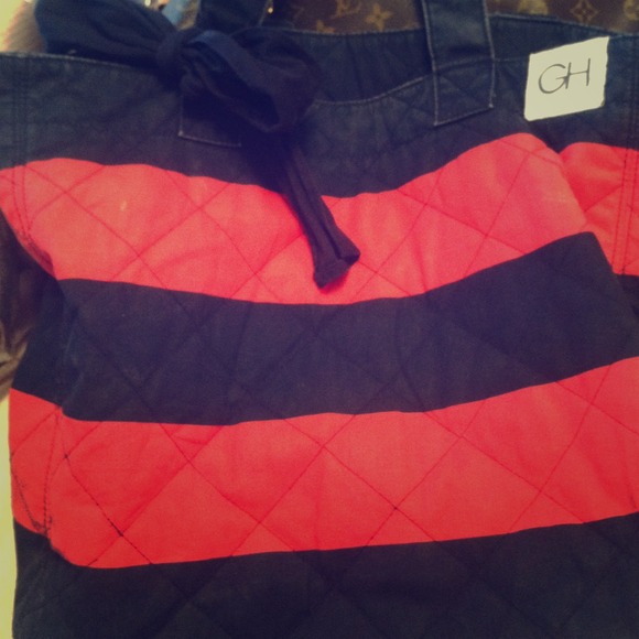✔️SOLD Gilly Hicks bag