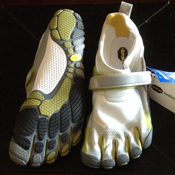 Vibram FiveFingers Outerwear - Vibram FiveFingers Running Shoe