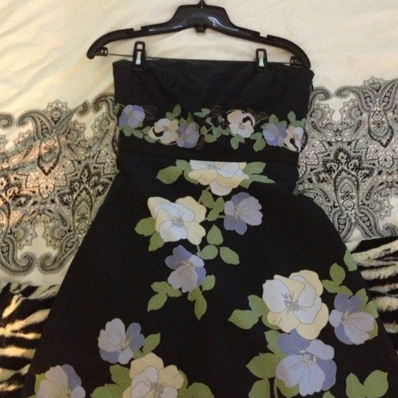 Black dress with purple and yellow flowers. - Picture 2 of 2