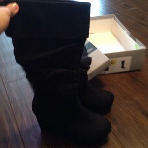 *** SOLD***Black Mossimo Suade Boots