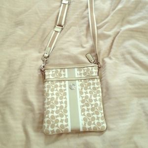 Coach cross over purse