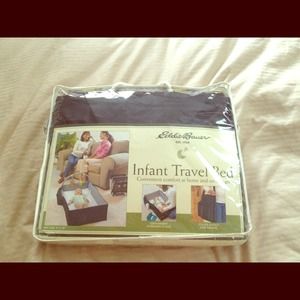 Baby travel bed