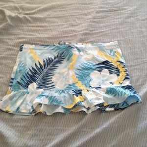 Roxy Skirt NWOT !! Never wore. floral beach skirt.