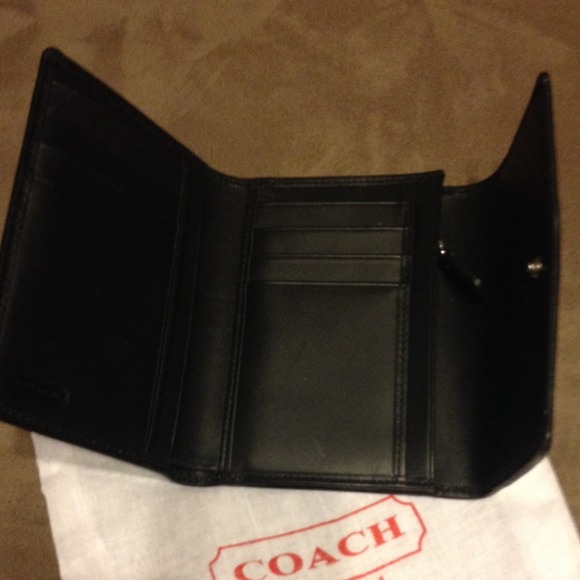 **SOLD** Coach wallet - Picture 3 of 3