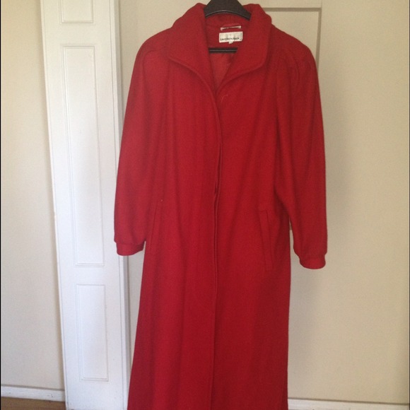 🎁🎅 Red wool coat with a flare style