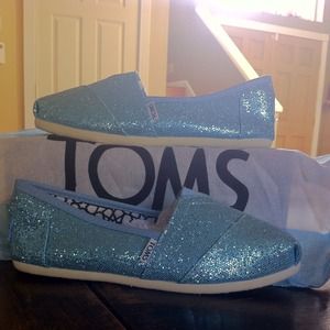 (HELD)💎Blue glitter TOMS💎