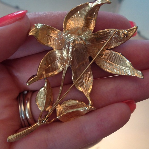 🚩🚩💥👸👸Flower pin - Picture 2 of 3