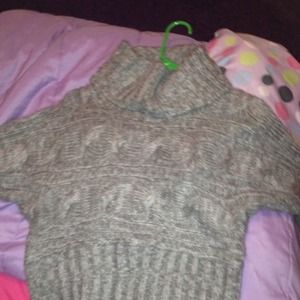 Stylish Gray Cropped Sweater