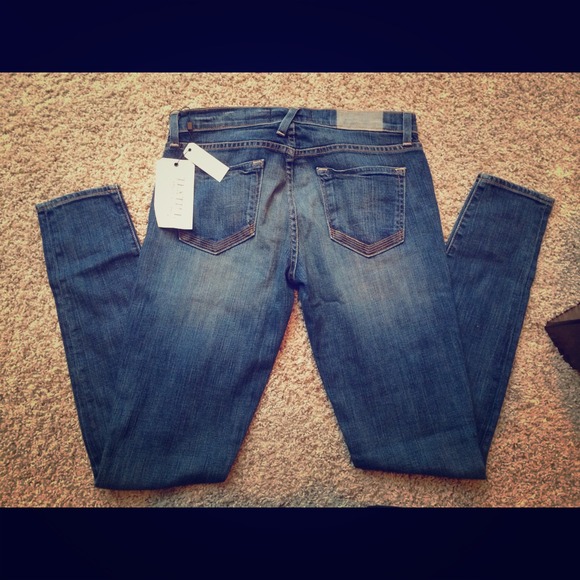 ELIZABETH & JAMES distress skinny jeans!!